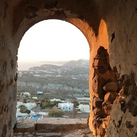 Reflection Cave House