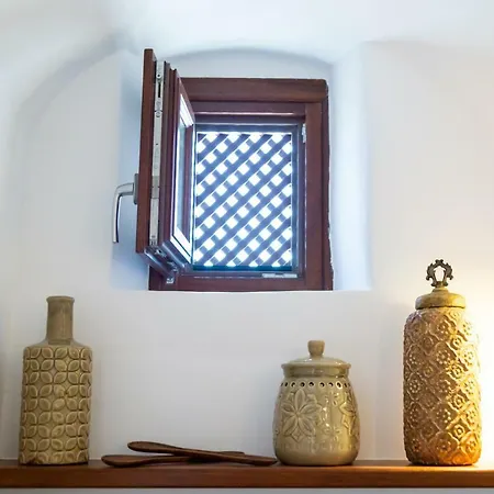 Reflection Cave House Pyrgos Kallistis