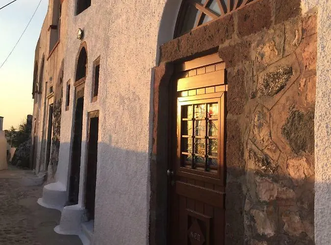 Reflection Cave House