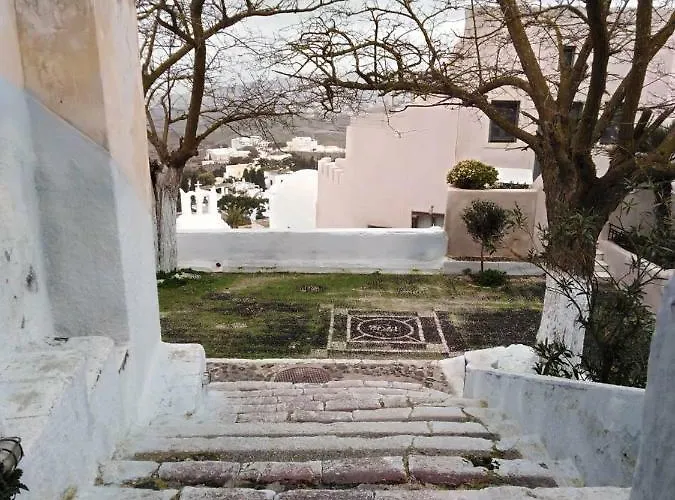 Reflection Cave House * Pýrgos