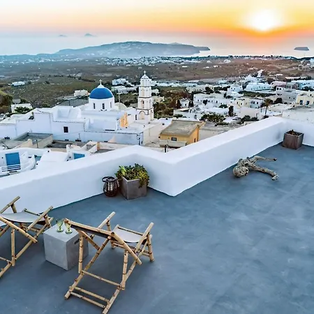 Reflection Cave House