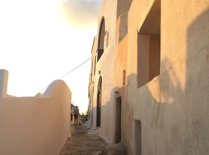 Reflection Cave House Пиргос