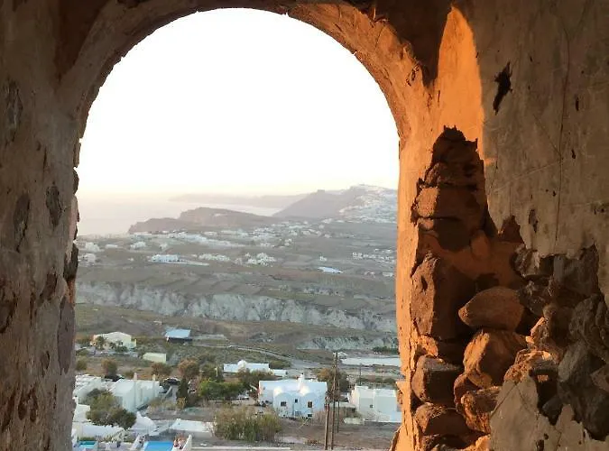 Reflection Cave House